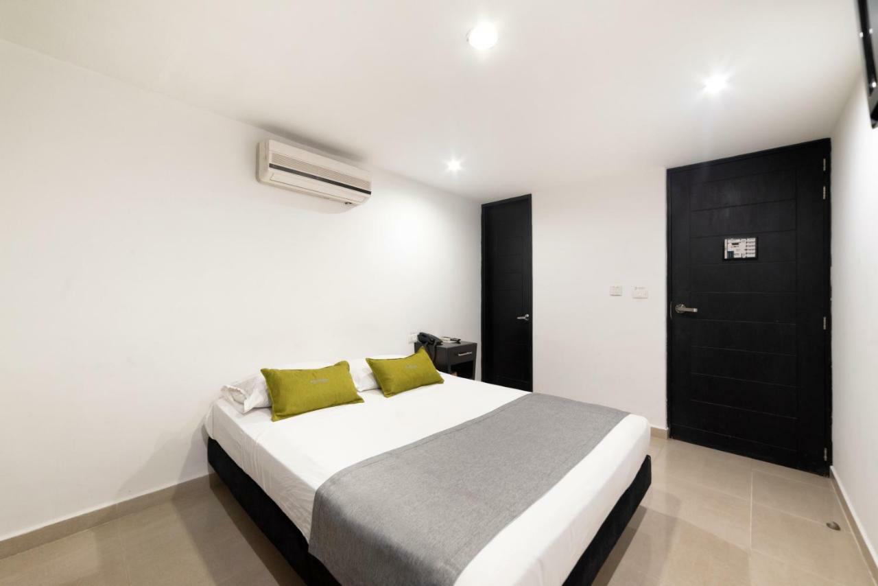 Ayenda 1236 Platinum Plaza Hotel Medellin Exterior photo